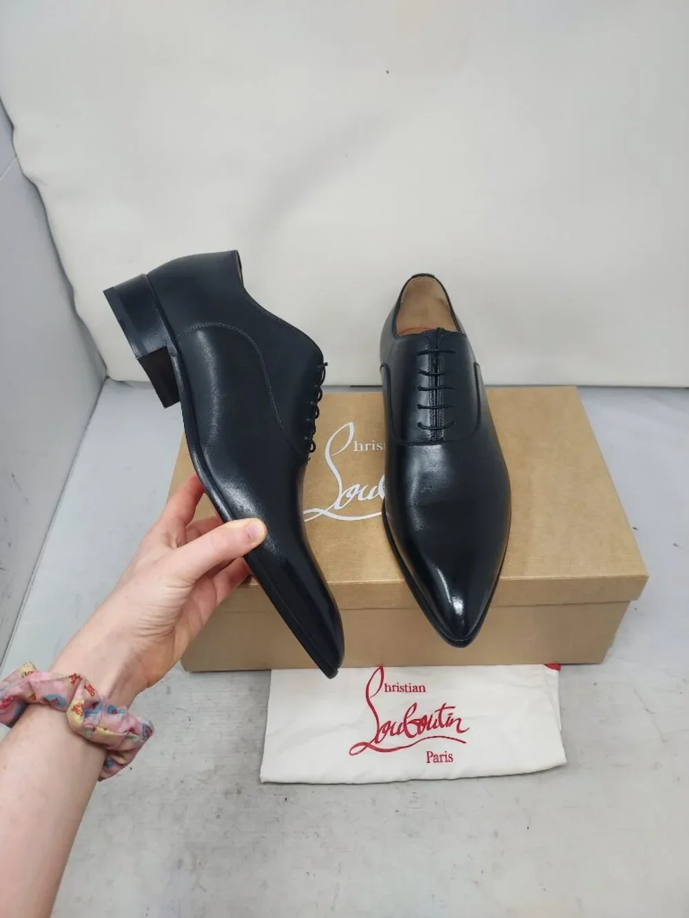 CHRISTIAN LOUBOUTIN MENS Pelvis Black Pointed Toe Lace Up Oxford Shoe